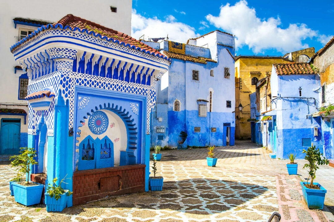Tour de 10 Días en Marreuco desde Casablanca: El Gran Circuito Imperial, Chefchaouen y el Desierto
